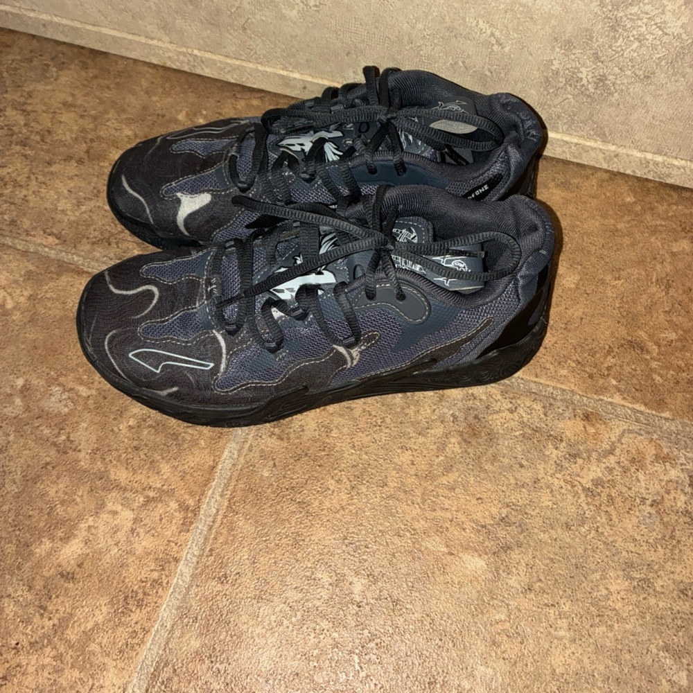 Lamelo ball PUMA MB.03 Lo Team Black - 310519-03 kids size 6.5